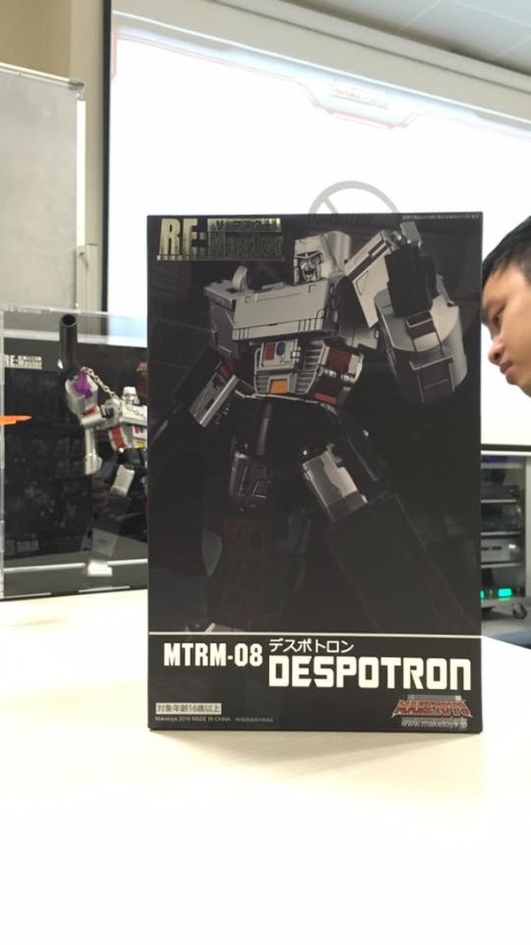 New Pictures Of Maketoys Unofficial MP ReMaster Megatron Despotron, Cross Dimension And More 27 (27 of 40)